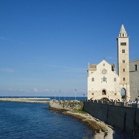 La Soffitta Covelli Panzió Trani Kültér fotó
