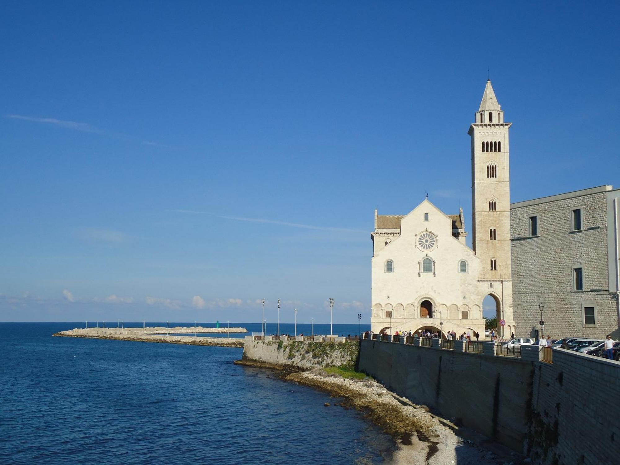 La Soffitta Covelli Panzió Trani Kültér fotó