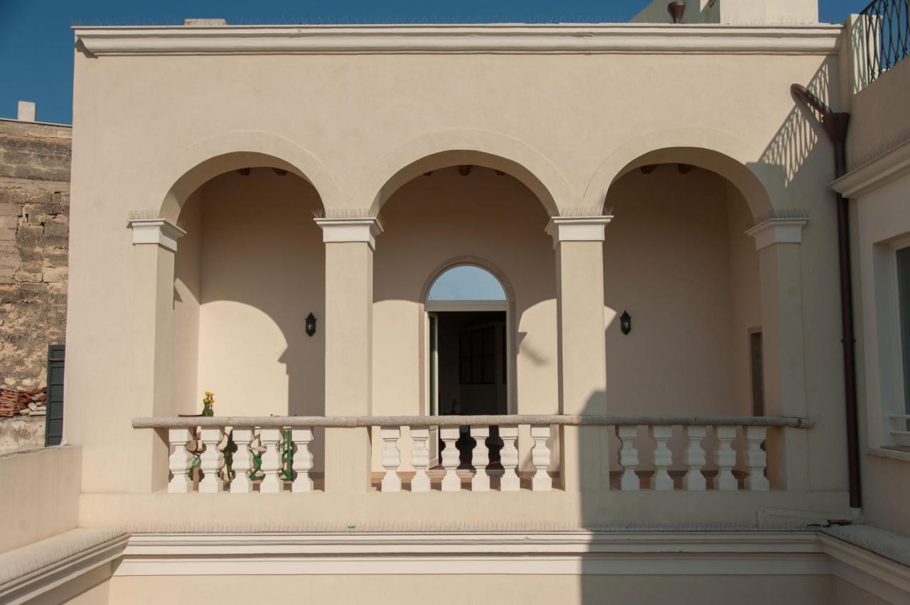 La Soffitta Covelli Panzió Trani Kültér fotó