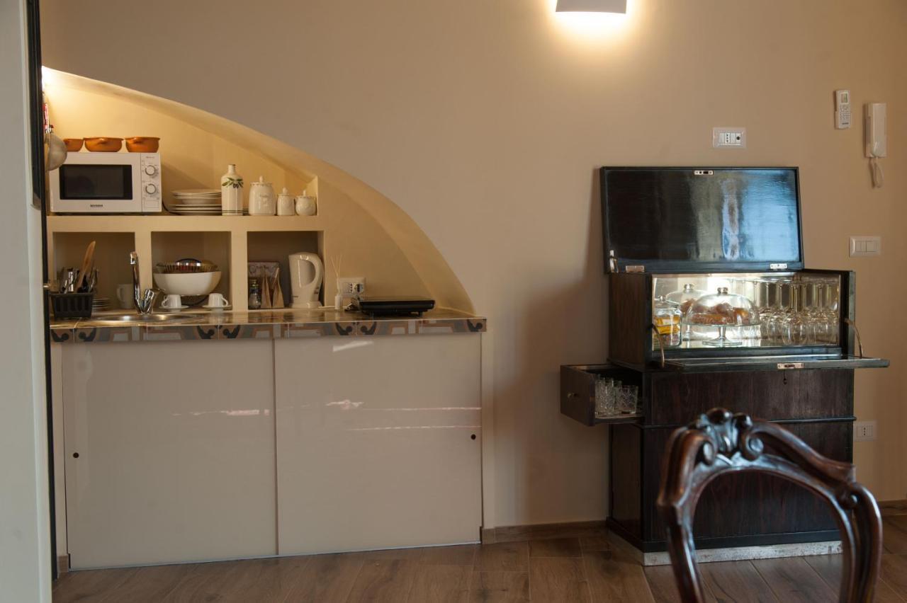 La Soffitta Covelli Panzió Trani Kültér fotó